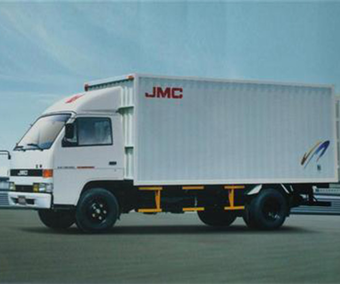 廣東鴻偉木業(yè)熱壓機(jī)濕處理